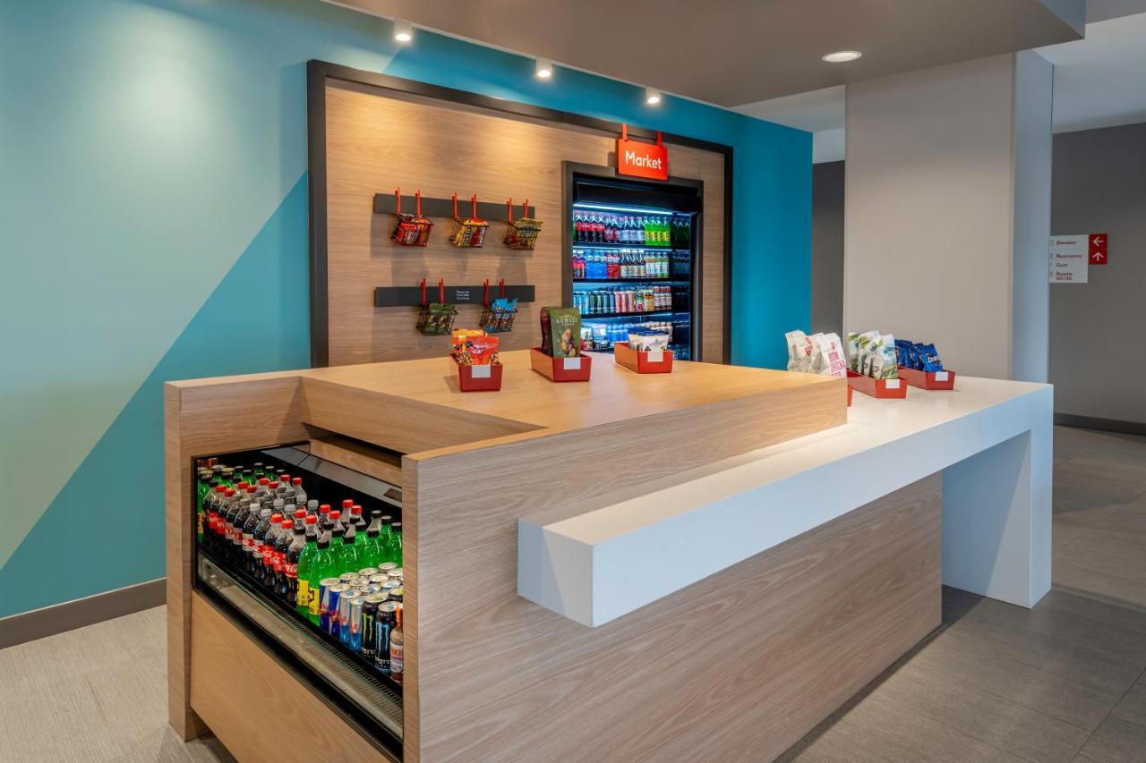 Avid Hotels Milwaukee West - Waukesha By Ihg Pewaukee Esterno foto