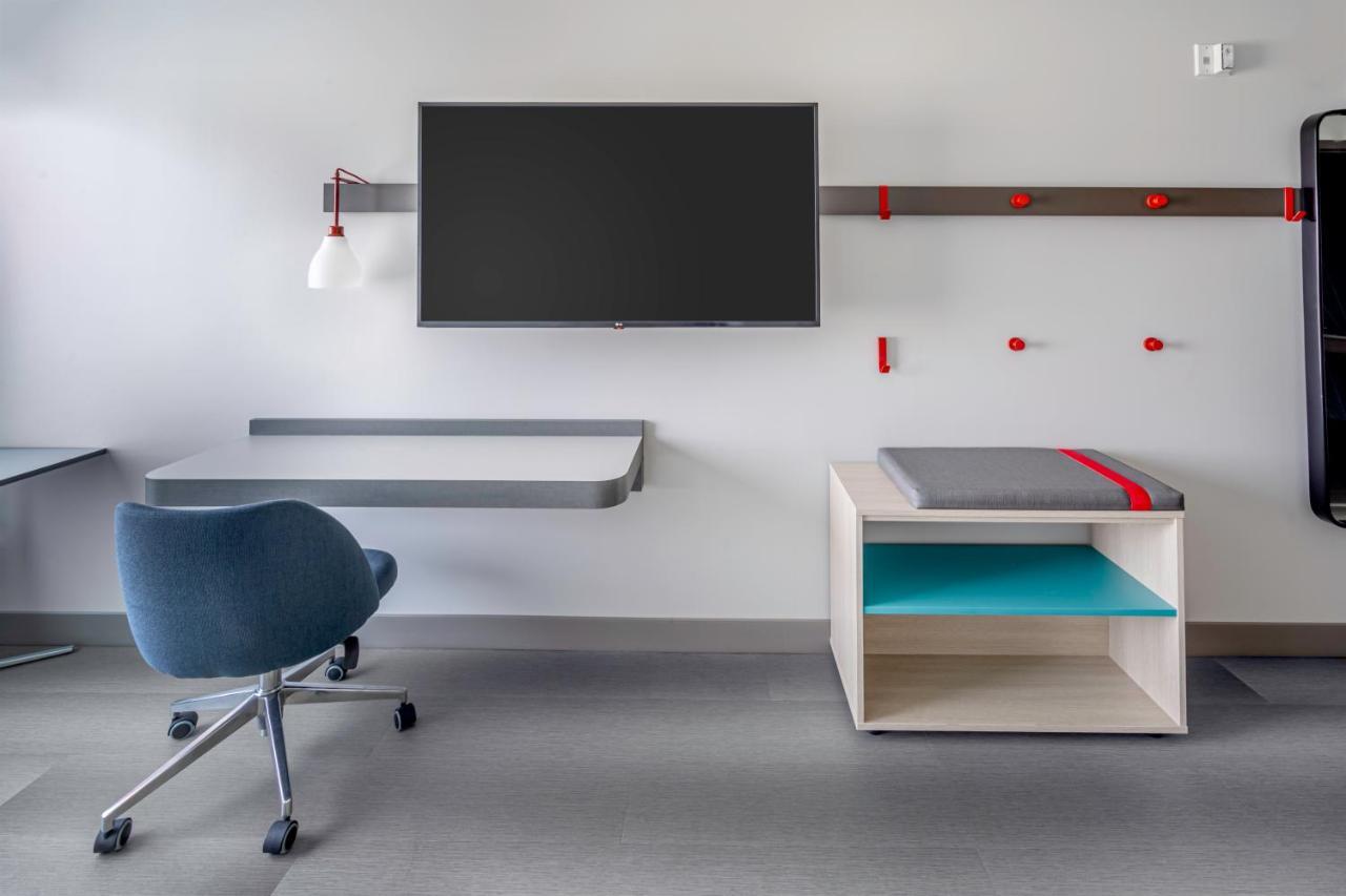 Avid Hotels Milwaukee West - Waukesha By Ihg Pewaukee Esterno foto