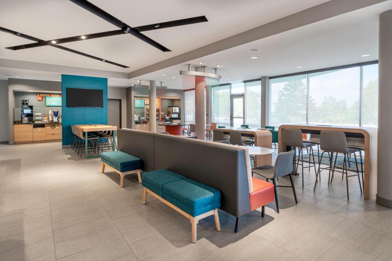 Avid Hotels Milwaukee West - Waukesha By Ihg Pewaukee Esterno foto