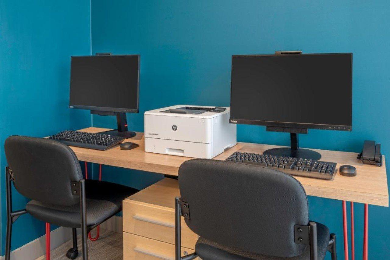 Avid Hotels Milwaukee West - Waukesha By Ihg Pewaukee Esterno foto
