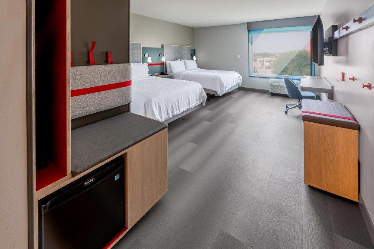 Avid Hotels Milwaukee West - Waukesha By Ihg Pewaukee Esterno foto