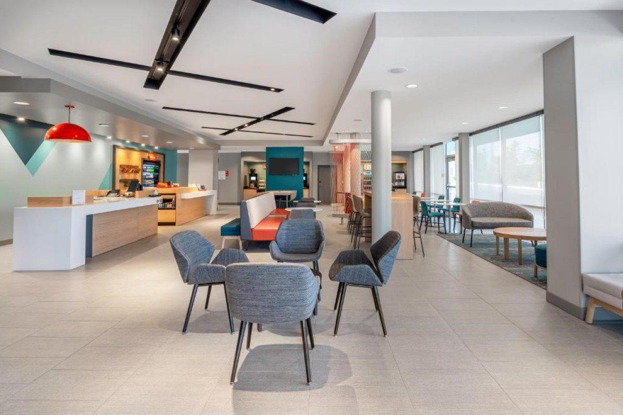 Avid Hotels Milwaukee West - Waukesha By Ihg Pewaukee Esterno foto